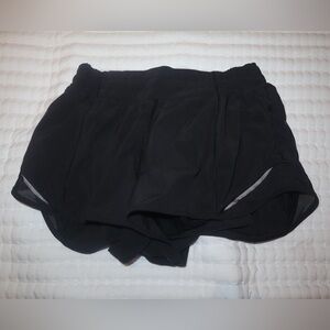 Lululemon Hotty Hot 2.5” Size 6